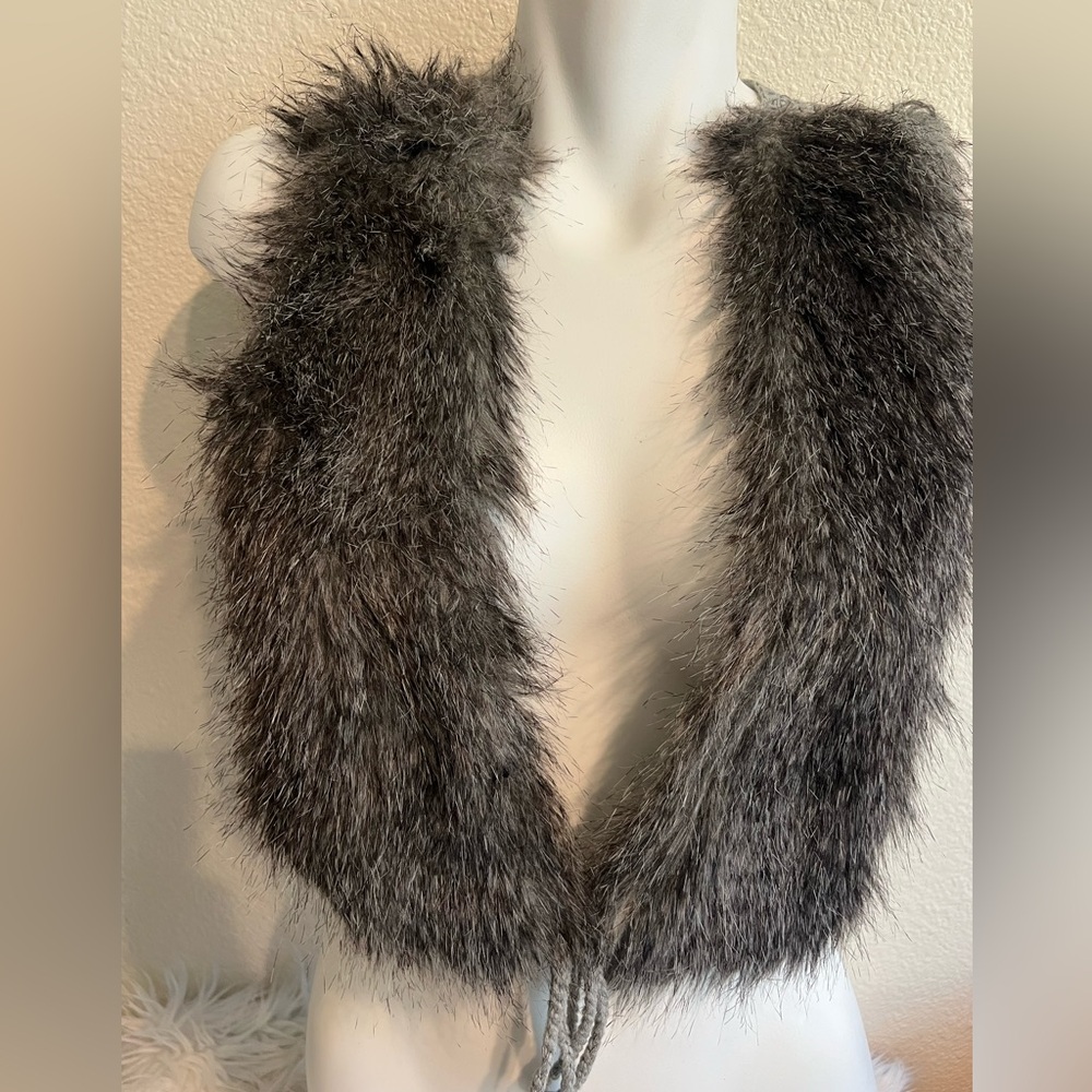 Allen B. Gray faux‎ fur Toggle crop vest